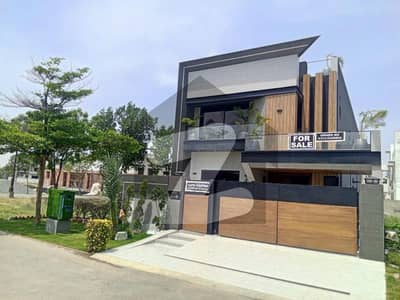 لیک سٹی ۔ سیکٹر ایم ۔ 3اے لیک سٹی,رائیونڈ روڈ,لاہور میں 6 کمروں کا 12 مرلہ مکان 6.0 کروڑ میں برائے فروخت۔