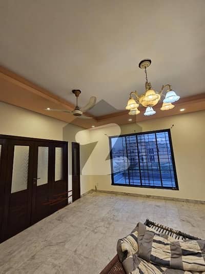 جی ۔ 14/4 جی ۔ 14,اسلام آباد میں 3 کمروں کا 1 کنال بالائی پورشن 1.36 لاکھ میں کرایہ پر دستیاب ہے۔