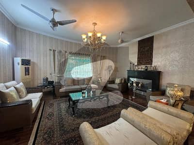 ڈی ایچ اے فیز 4 - بلاک ڈیڈی فیز 4,ڈیفنس (ڈی ایچ اے),لاہور میں 5 کمروں کا 1 کنال مکان 8.5 کروڑ میں برائے فروخت۔