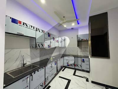 لیک سٹی رائیونڈ روڈ,لاہور میں 6 کمروں کا 7 مرلہ مکان 3.5 کروڑ میں برائے فروخت۔