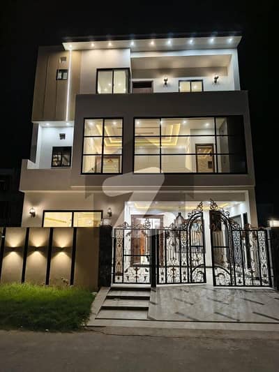 بش ایگزیکٹو ولاز ملتان میں 5 کمروں کا 7 مرلہ مکان 2.99 کروڑ میں برائے فروخت۔