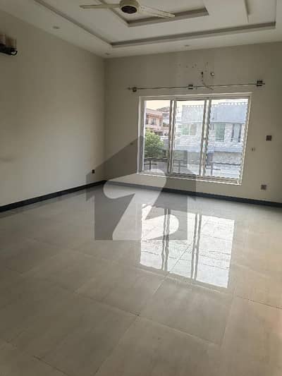 ڈی ۔ 12 اسلام آباد میں 6 کمروں کا 1 کنال مکان 5.0 لاکھ میں کرایہ پر دستیاب ہے۔