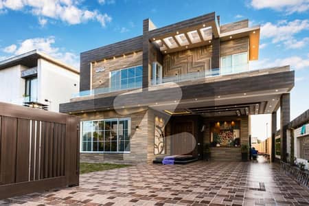 ڈی ایچ اے فیز 7 - بلاک پی فیز 7,ڈیفنس (ڈی ایچ اے),لاہور میں 6 کمروں کا 1 کنال مکان 6.85 کروڑ میں برائے فروخت۔