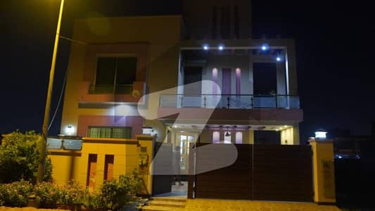 بحریہ ٹاؤن نرگس بلاک بحریہ ٹاؤن سیکٹر سی,بحریہ ٹاؤن,لاہور میں 5 کمروں کا 10 مرلہ مکان 1.75 لاکھ میں کرایہ پر دستیاب ہے۔