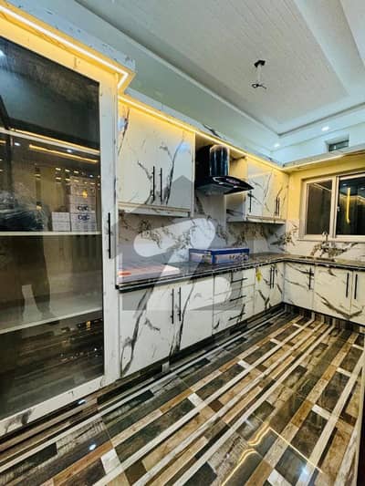 ملٹری اکاؤنٹس ہاؤسنگ سوسائٹی لاہور میں 6 کمروں کا 8 مرلہ مکان 3.0 کروڑ میں برائے فروخت۔