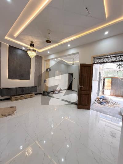 بنی گالہ اسلام آباد میں 3 کمروں کا 5 مرلہ مکان 1.6 کروڑ میں برائے فروخت۔