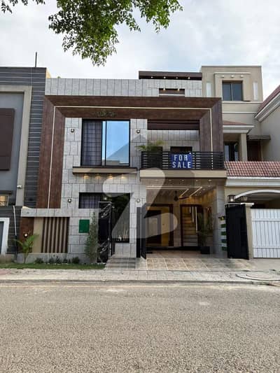 بحریہ ٹاؤن سیکٹرڈی بحریہ ٹاؤن,لاہور میں 3 کمروں کا 5 مرلہ مکان 2.4 کروڑ میں برائے فروخت۔