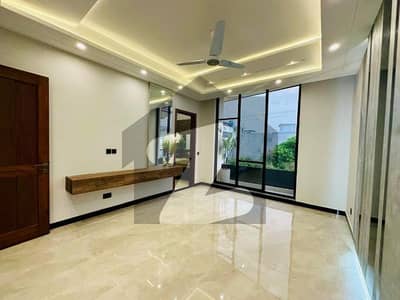 لیک سٹی میڈوز لاہور میں 3 کمروں کا 1 کنال زیریں پورشن 1.45 لاکھ میں کرایہ پر دستیاب ہے۔