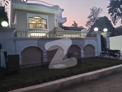 Investor Alert F6 666 Syd Good Location House Margalla View Facing with 5 Bedrooms Drawing and Dining 2 TV Lounges 2 Servant Quarters