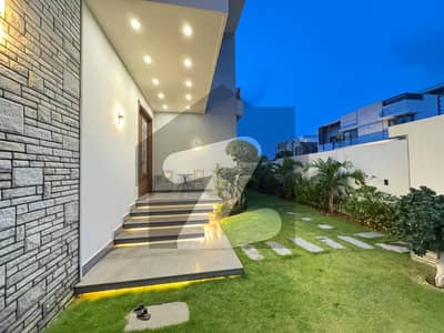 ڈی ایچ اے فیز 8 ڈی ایچ اے ڈیفینس,کراچی میں 6 کمروں کا 1 کنال مکان 32.0 کروڑ میں برائے فروخت۔