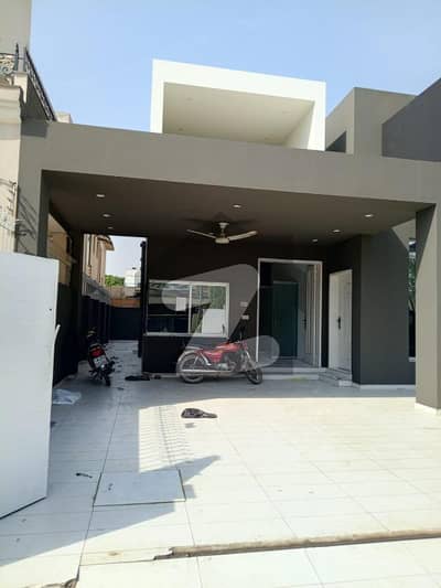 10 Marla Full House Available for Rent