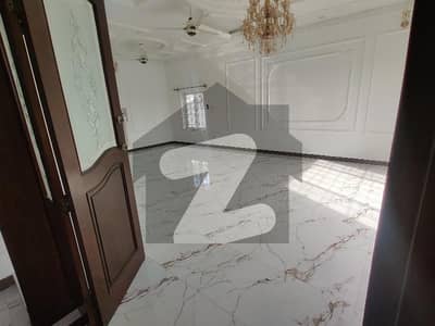 3 Stores Full House 9 Bed With Huge Car Parking Available For Rent
