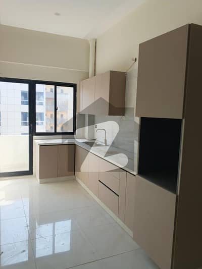 ڈی ایچ اے فیز 8 ڈی ایچ اے ڈیفینس,کراچی میں 3 کمروں کا 7 مرلہ فلیٹ 5.25 کروڑ میں برائے فروخت۔