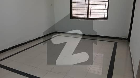 ویلینشیاء ہاؤسنگ سوسائٹی لاہور میں 3 کمروں کا 15 مرلہ مکان 1.35 لاکھ میں کرایہ پر دستیاب ہے۔