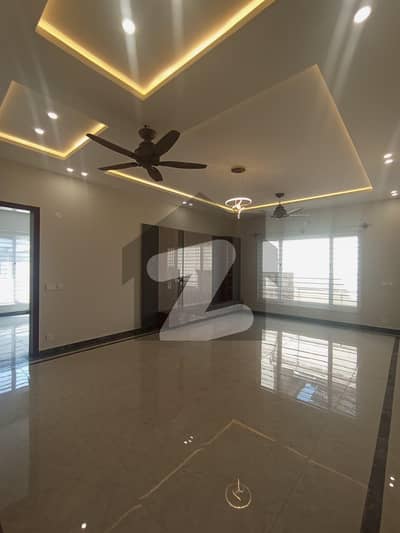 ایف ۔ 10 اسلام آباد میں 6 کمروں کا 1 کنال مکان 5.5 لاکھ میں کرایہ پر دستیاب ہے۔