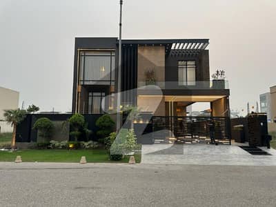 ڈی ایچ اے فیز 7 ڈیفنس (ڈی ایچ اے),لاہور میں 5 کمروں کا 1 کنال مکان 8.65 کروڑ میں برائے فروخت۔