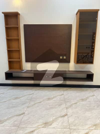 بحریہ ٹاؤن فیز 8 ۔ ابو بکر بلاک بحریہ ٹاؤن فیز 8 ۔ سفاری ویلی,بحریہ ٹاؤن فیز 8,بحریہ ٹاؤن راولپنڈی,راولپنڈی میں 5 کمروں کا 7 مرلہ مکان 2.88 کروڑ میں برائے فروخت۔