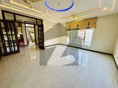 بحریہ انکلیو - سیکٹر اے بحریہ انکلیو,بحریہ ٹاؤن,اسلام آباد میں 3 کمروں کا 1 کنال بالائی پورشن 1.6 لاکھ میں کرایہ پر دستیاب ہے۔