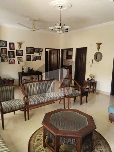 Luxurious 300 Sqyrd Bungalow For Rent