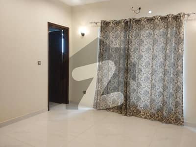 I SELL 10 MARLA BRAND NEW HOUSE IN BAHRIA TOWN LAHORE