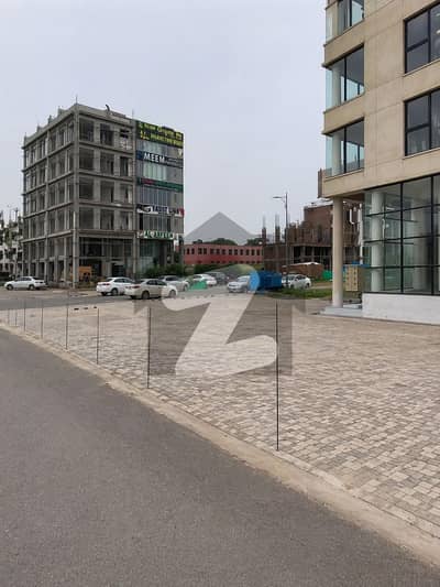 ڈی ایچ اے فیز 8 - کمرشل براڈوے ڈی ایچ اے فیز 8,ڈیفنس (ڈی ایچ اے),لاہور میں 4 مرلہ کمرشل پلاٹ 5.0 کروڑ میں برائے فروخت۔