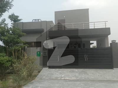 I SELL 8 MARLA SINGLE STOREY SLIGHTLY USED HOUSE IN BAHRIA ORCHARD LAHORE. PHASE 2 J-BLOCK