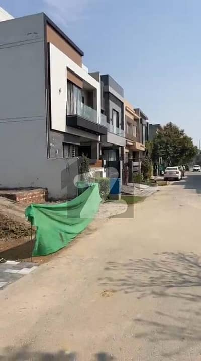 Plot No Near 1829 Back 50Feet Road Top Location