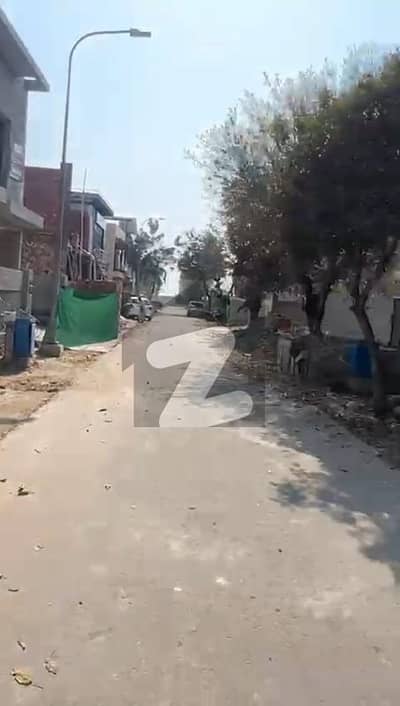 ڈی ایچ اے 9 ٹاؤن ۔ بلاک بی ڈی ایچ اے 9 ٹاؤن,ڈیفنس (ڈی ایچ اے),لاہور میں 5 مرلہ رہائشی پلاٹ 1.26 کروڑ میں برائے فروخت۔