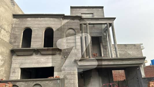 بحریہ ٹاؤن گلبہار بلاک بحریہ ٹاؤن سیکٹر سی,بحریہ ٹاؤن,لاہور میں 6 کمروں کا 10 مرلہ مکان 2.3 کروڑ میں برائے فروخت۔