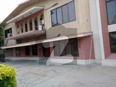 کلفٹن ۔ بلاک 5 کلفٹن,کراچی میں 10 کمروں کا 4 کنال مکان 15.0 لاکھ میں کرایہ پر دستیاب ہے۔