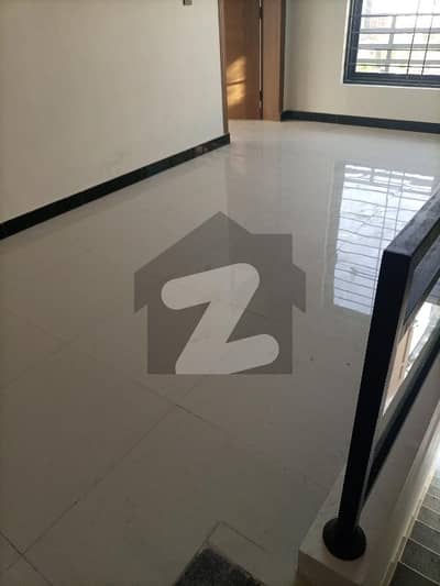 آئی ۔ 11 اسلام آباد میں 5 کمروں کا 4 مرلہ مکان 1.1 لاکھ میں کرایہ پر دستیاب ہے۔