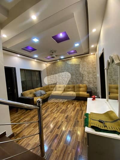 بش ایگزیکٹو ولاز ملتان میں 4 کمروں کا 6 مرلہ مکان 90.0 ہزار میں کرایہ پر دستیاب ہے۔