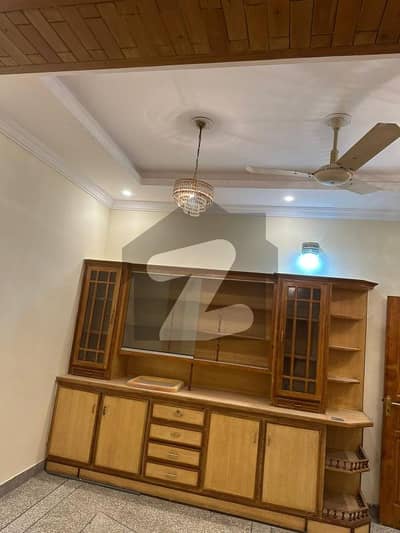 جی ۔ 9/3 جی ۔ 9,اسلام آباد میں 8 کمروں کا 14 مرلہ مکان 8.0 لاکھ میں کرایہ پر دستیاب ہے۔