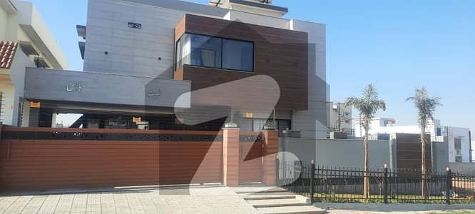 1 KANAL DESIGNER HOUSE WITH MOVI CINEMA FOR SALE