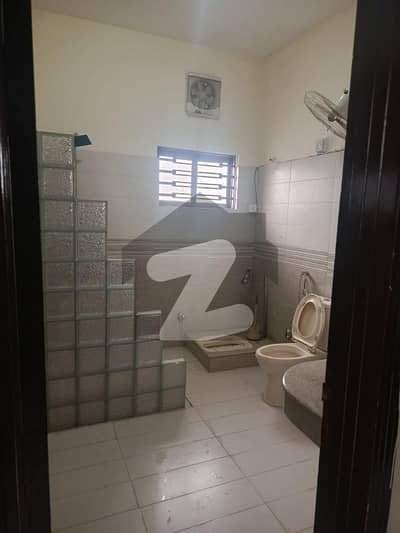 ڈی ایچ اے فیز 2 - سیکٹر بی ڈی ایچ اے ڈیفینس فیز 2,ڈی ایچ اے ڈیفینس,اسلام آباد میں 3 کمروں کا 1 کنال بالائی پورشن 1.25 لاکھ میں کرایہ پر دستیاب ہے۔