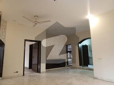 ڈی ایچ اے فیز 1 - بلاک ای فیز 1,ڈیفنس (ڈی ایچ اے),لاہور میں 5 کمروں کا 2 کنال مکان 13.0 کروڑ میں برائے فروخت۔