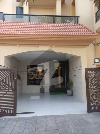 بحریہ ٹاؤن فیز 8 بحریہ ٹاؤن راولپنڈی,راولپنڈی میں 5 کمروں کا 7 مرلہ مکان 3.5 کروڑ میں برائے فروخت۔