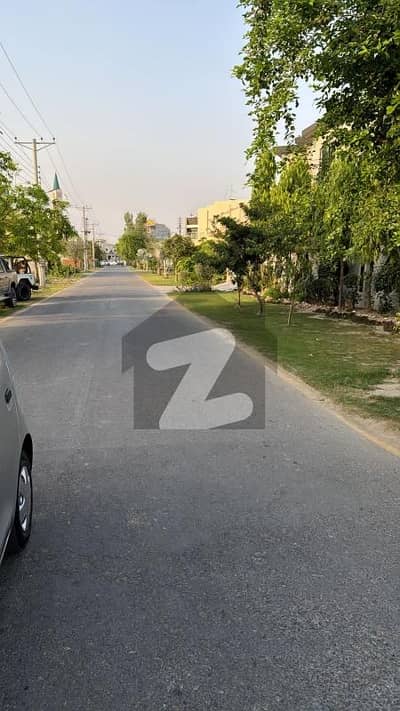 1 Kanal Plot In Central Park Housing Society