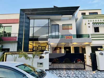 Desginer single Unit With Solar House For Sale