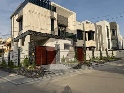 400 Sq Corner Bungalow For Sale Gulistan E Johar Block 16