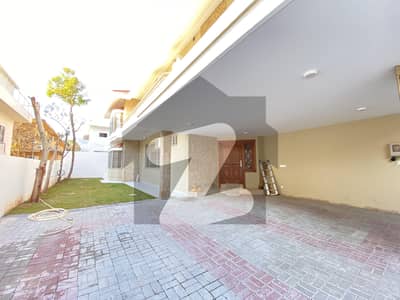 ایف ۔ 6 اسلام آباد میں 6 کمروں کا 1 کنال مکان 10.5 لاکھ میں کرایہ پر دستیاب ہے۔