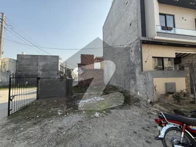 3 Marla Corner Plot For Sale