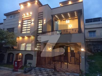 7 MARLA DESIGNER DOUBLE UNIT HOUSE FOR SALE