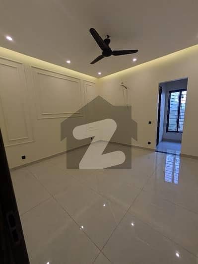 1 2 Bed Luxury Apartment For Sale In Gulberg Greens | Main Expressway | 900 Sq Fth