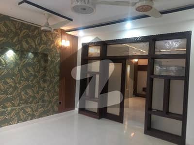 بحریہ ٹاؤن جینیپر بلاک بحریہ ٹاؤن سیکٹر سی,بحریہ ٹاؤن,لاہور میں 4 کمروں کا 10 مرلہ مکان 4.15 کروڑ میں برائے فروخت۔