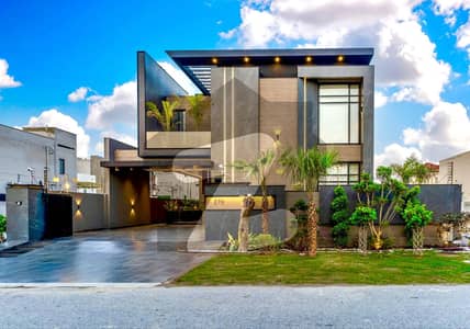 1 KANAL BRAND NEW EYE CATCHING ULTRA MODERN BUNGALOW FOR SALE NEAR TO RAYA IN LOW PRICE