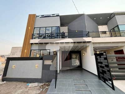 بش ایگزیکٹو ولاز ملتان میں 4 کمروں کا 5 مرلہ مکان 1.95 کروڑ میں برائے فروخت۔