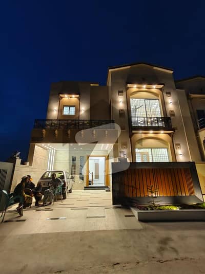 7 Marla Brand New Designer House Available For Sale In Usman Block