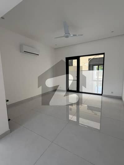 ایف ۔ 11/1 ایف ۔ 11,اسلام آباد میں 9 کمروں کا 1 کنال مکان 35.0 کروڑ میں برائے فروخت۔