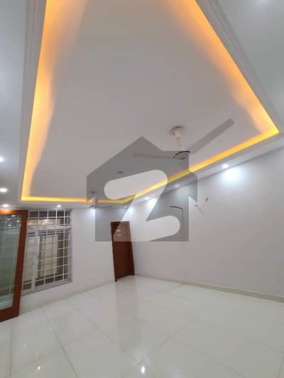 جی ۔ 13 اسلام آباد میں 6 کمروں کا 14 مرلہ مکان 4.0 لاکھ میں کرایہ پر دستیاب ہے۔